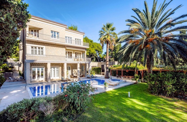 Villa Diocletian - Five Bedroom Villa, Sleeps 10