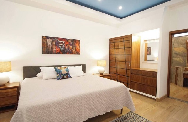 Villa Dolphin
