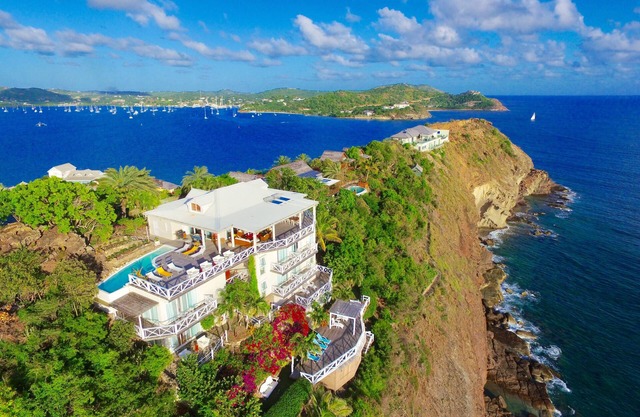 VILLA DOLCEVITA by KlabHouse-Seafront 7BDRM w/Housekeeper - Pool&Hot Tube