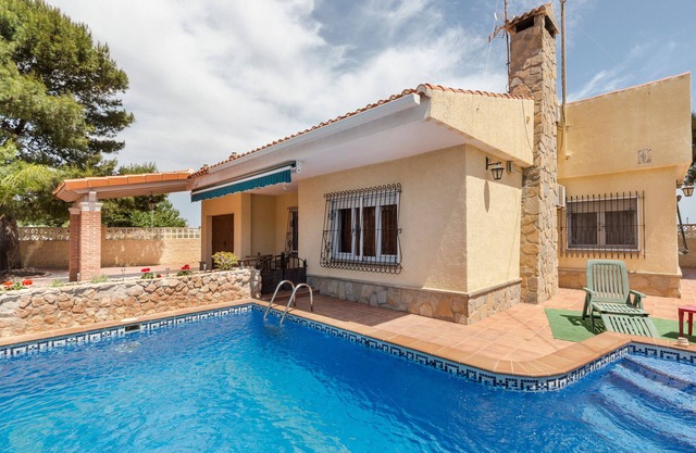 Villa 'El Carmoli' with Sea View, Private Pool and Air Conditioning