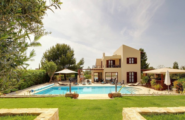 VILLA ELEAINA- A SUPER 4 BED PRIVATE VILLA! C.T.O. No. 0000216