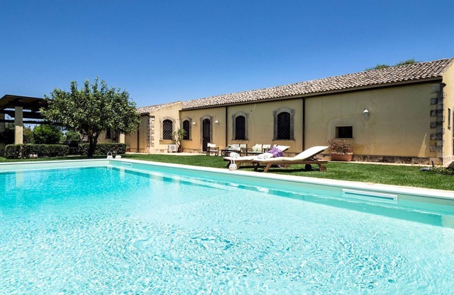 Villa Elorina - Five Bedroom Villa, Sleeps 8