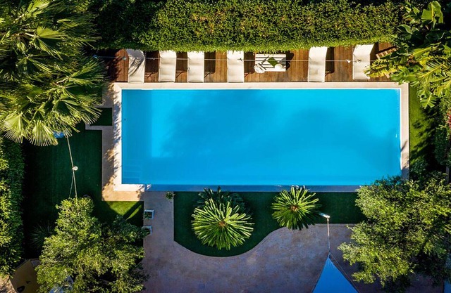 Villa Emilia with swimming pool in Valderice