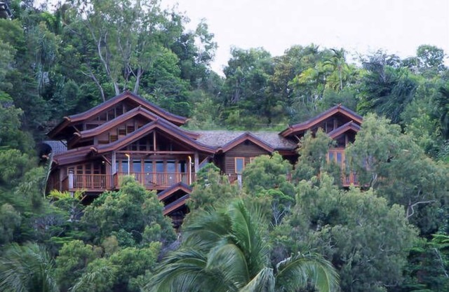 Villa Empat Puluh Dua