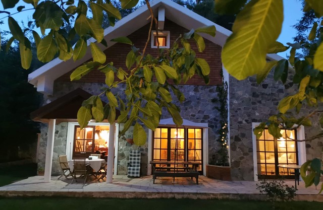 VILLa ENRIETTe - Panoramic Mountain Retreat in Pano Platres, Cyprus