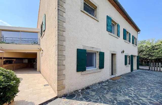 Villa 'Entre Mer Et Montagne' with Mountain View, Private Terrace and Wi-Fi