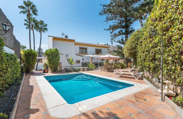 Villa 'Espectacular En La Costa' with Private Pool, Wi-Fi and Air Conditioning