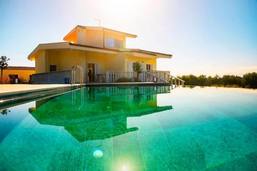 VILLA FAROS Angelochori