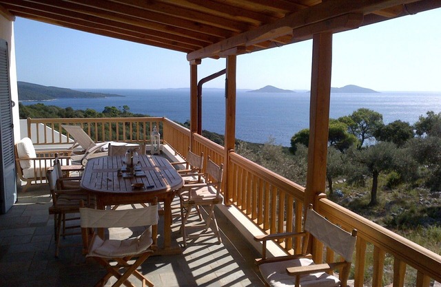 Villa Fondana: no neighbours; private access to sea; 180 degree views