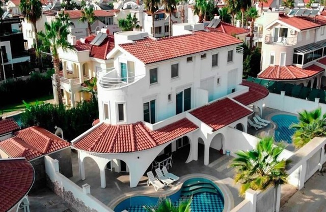 Villa for lease featuring a private pool in Serik Kadriye awz291