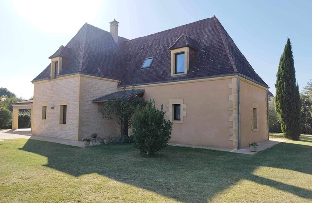 Villa with heated indoor pool