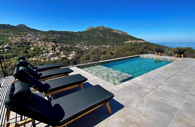 Villa Corsa L'île Rousse - Piscine vue mer Panoramique