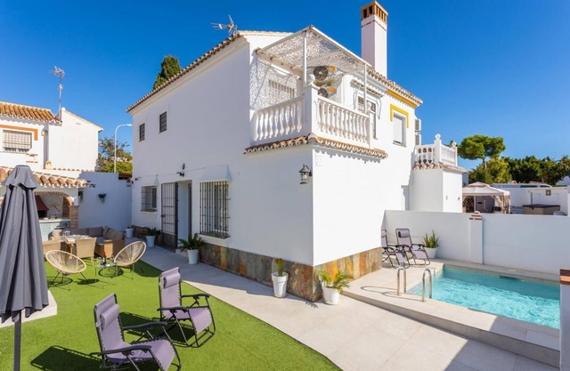 Villa Garcia Lorca - Three Bedroom Villa, Sleeps 6