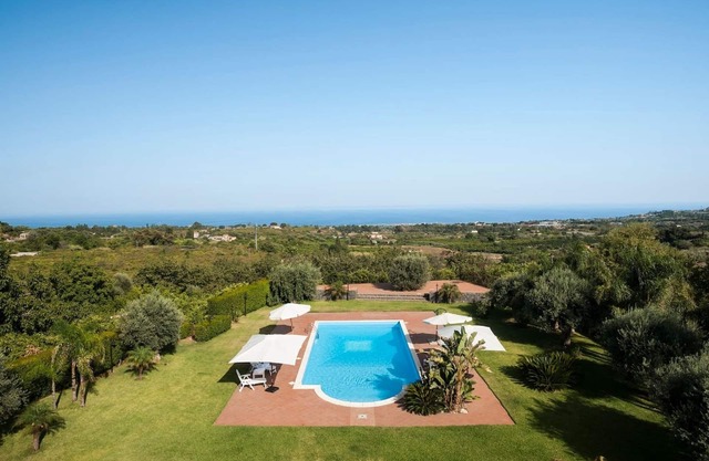Villa Ginevra depandance swimming pool and wifi and free parking
