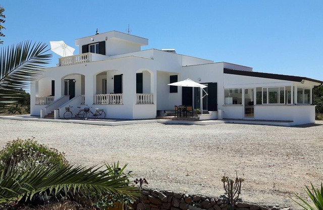 Villa Giulia & Gaia, rooms with bathroom, TV, air conditioning, refrigerator, parking