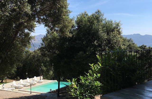 Villa Heated swimming pool Jacuzzi Boules pitch 2 independent apartments