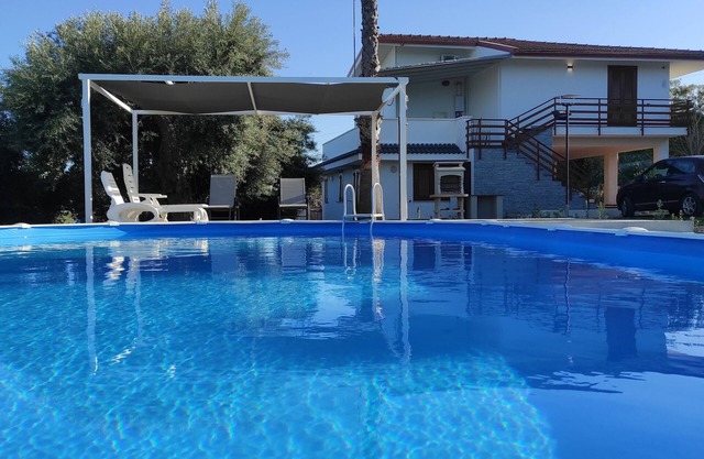 Villa Hippodrom independent villa with swimmingpool in syracuse and near the sea