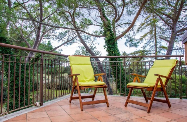 Villa 'Hypericum Country House' with Private Terrace and Private Garden