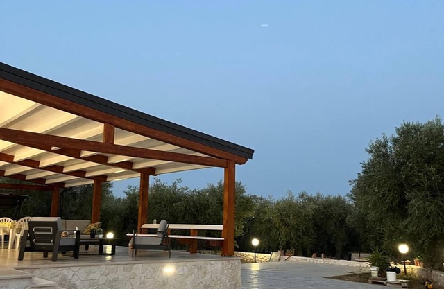 Villa immersed in the green of the ancient olive trees of Gargano