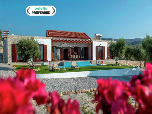 Villa in Arkadi with Pool near the Sea