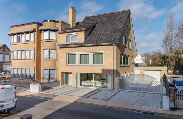 Villa in De Panne near the Beach