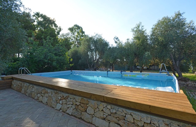 Villa in dream location with private pool overlooking the sea