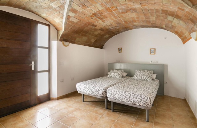 Villa in Figueres with Private Pool