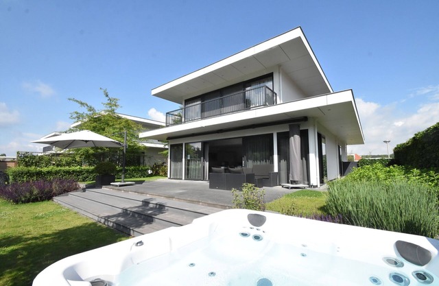 Villa in Harderwijk with Sauna