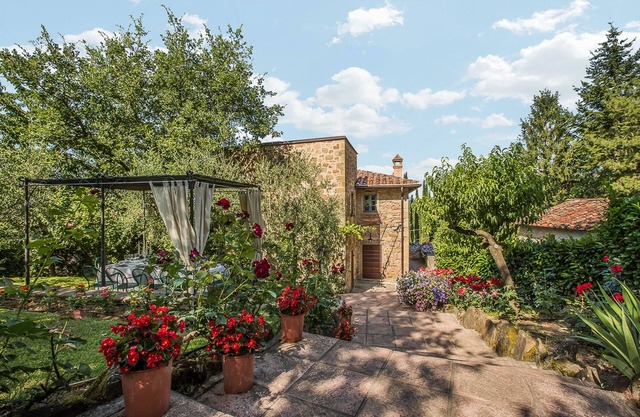 Villa in Monterchi-Arezzo,Pool,Whirlpool,Wi-Fi,Aircon,gorgeous view, sleep 10