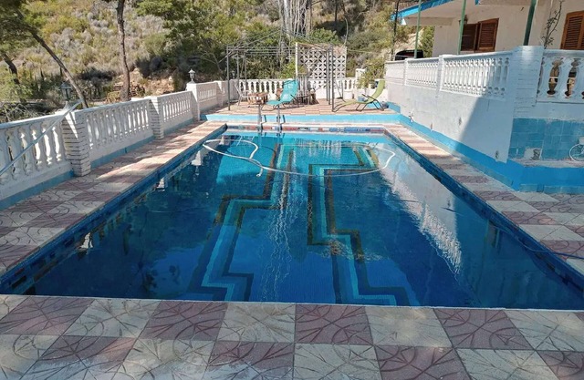 Villa in Valencia with Pool and Winery Nearby