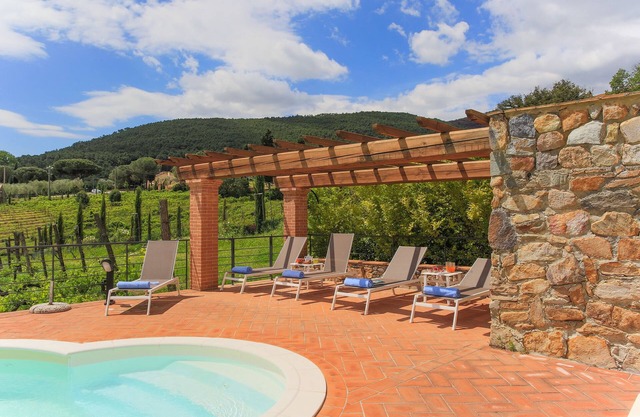 Villa/Independent home in Vicopisano with 4 bedrooms sleeps 8