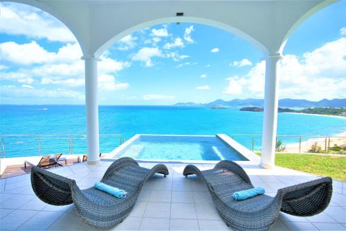 Villa Infinity Blue