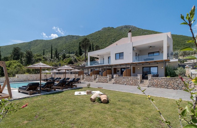 Villa 'Ioni 2' with Sea View, Wi-Fi and Air Conditioning