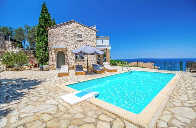 Villa Irini - Two Bedroom Villa, Sleeps 4