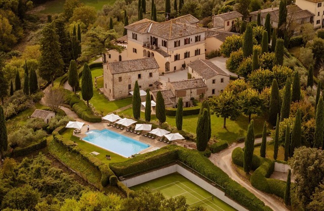 Villa Isaia 31 Stunning villa medieval borgo with p/pool and tennis