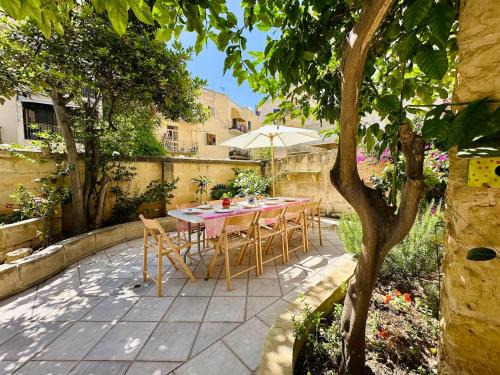 Villa Josette with Pool Table and Garden by Haven and Keys Malta