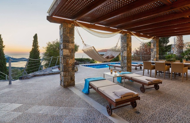 Villa Kalypso - Only 600m from the beach