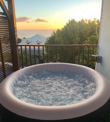 Villa Karata Appartement T3 avec Spa et vue sur mer BAILLIF Basse-Terre