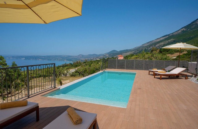 Villa Katoikia Dio by Villa Plus