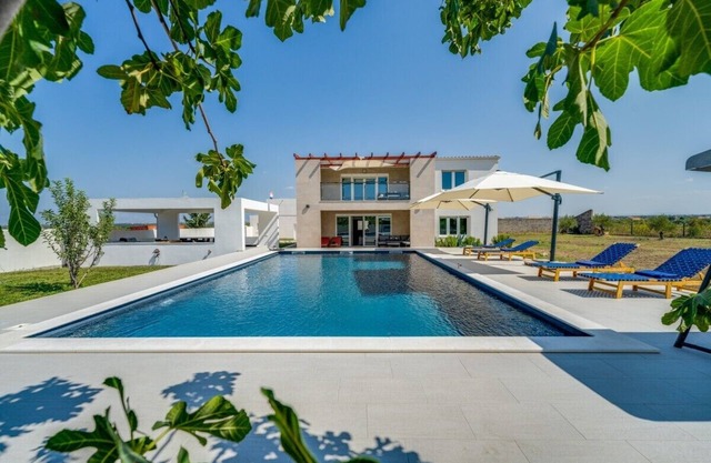 Villa Kotari in Zemunik Gornji - Haus für 10-12 Personen