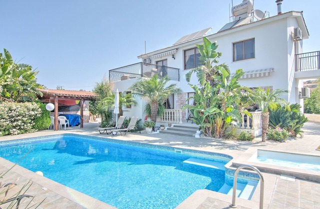Villa Kyriakos - Detached Luxury Villa With Private Pool, Jacuzzi Spa, Gardens