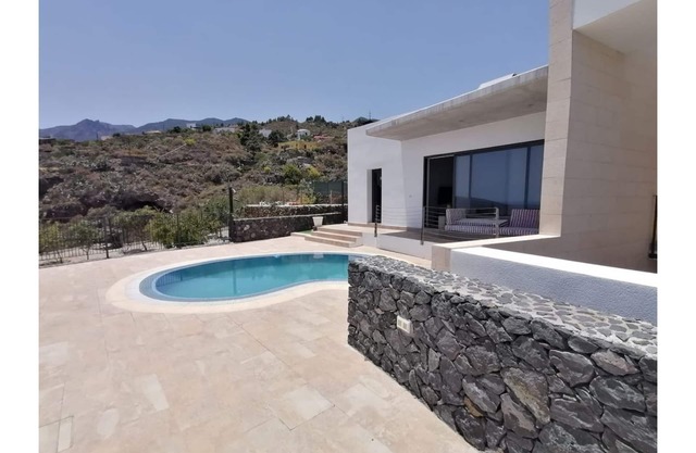VILLA "LA FLORIDA" - WONDERFUL VIEWS - POOL - WIFI