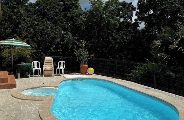 Villa LA Bastida de Style Provençal Avec Piscine, Jardin Clos Arboré, au Calme