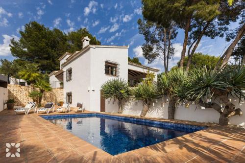 Villa Las Salinas by Abahana Villas