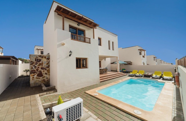 Villa Las Salinas: Large Heated Private Pool, Walk to Beach, A/C, WiFi