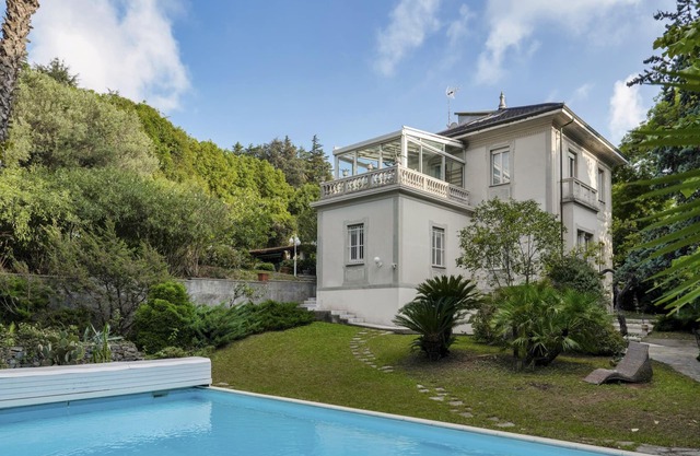 Villa Liberty Albisola 6+2, Emma Villas
