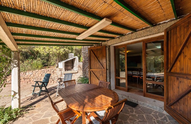 Villa Lilli with Sea View, Private Terrace, Garden & Balcony