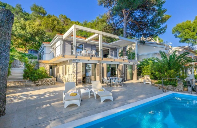 Villa Lorelei - Three Bedroom Villa, Sleeps 6