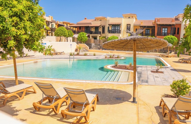 Villa Luisa: Relax with ocean view and swimming pool