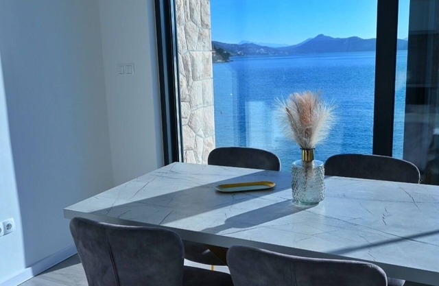 Villa Mangata 101 Apartment. Beachfront apartment for an unforgettable stay!